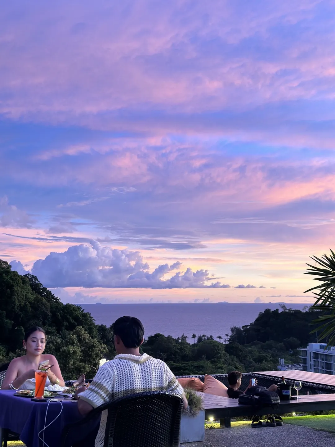 끄라비로 떠나는 멋진 여행! (출발지: 당신의 위치, 도착지: 끄라비, 대략적 비용: 적당한 여행비용)